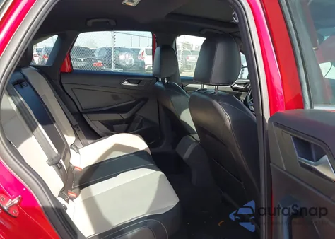 2019 Volkswagen Jetta 1.4T R-Line/1.4T S/1.4T Se z USA, uszkodzony, nr VIN 3VWC57BU4KM087602